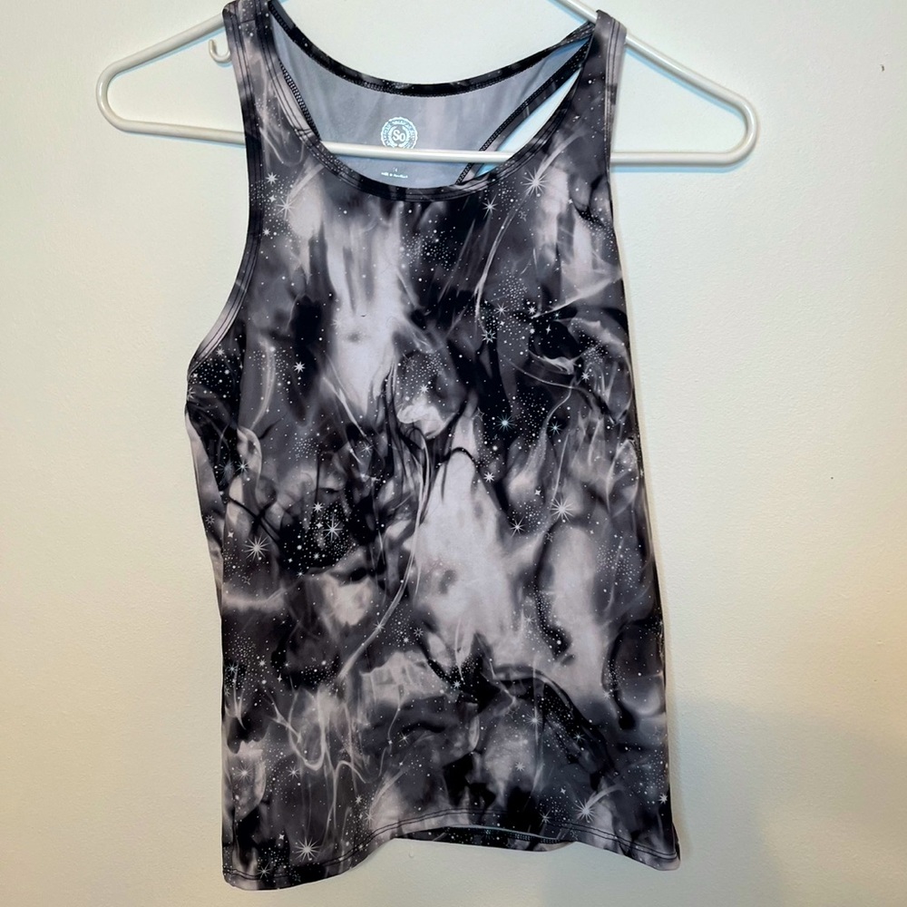 so tank top size- 14 color- black and white pattern with stars
